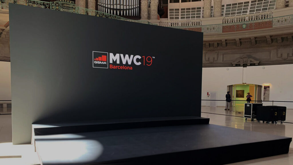 MWC Backdrop 2 - backdrop system AV drop