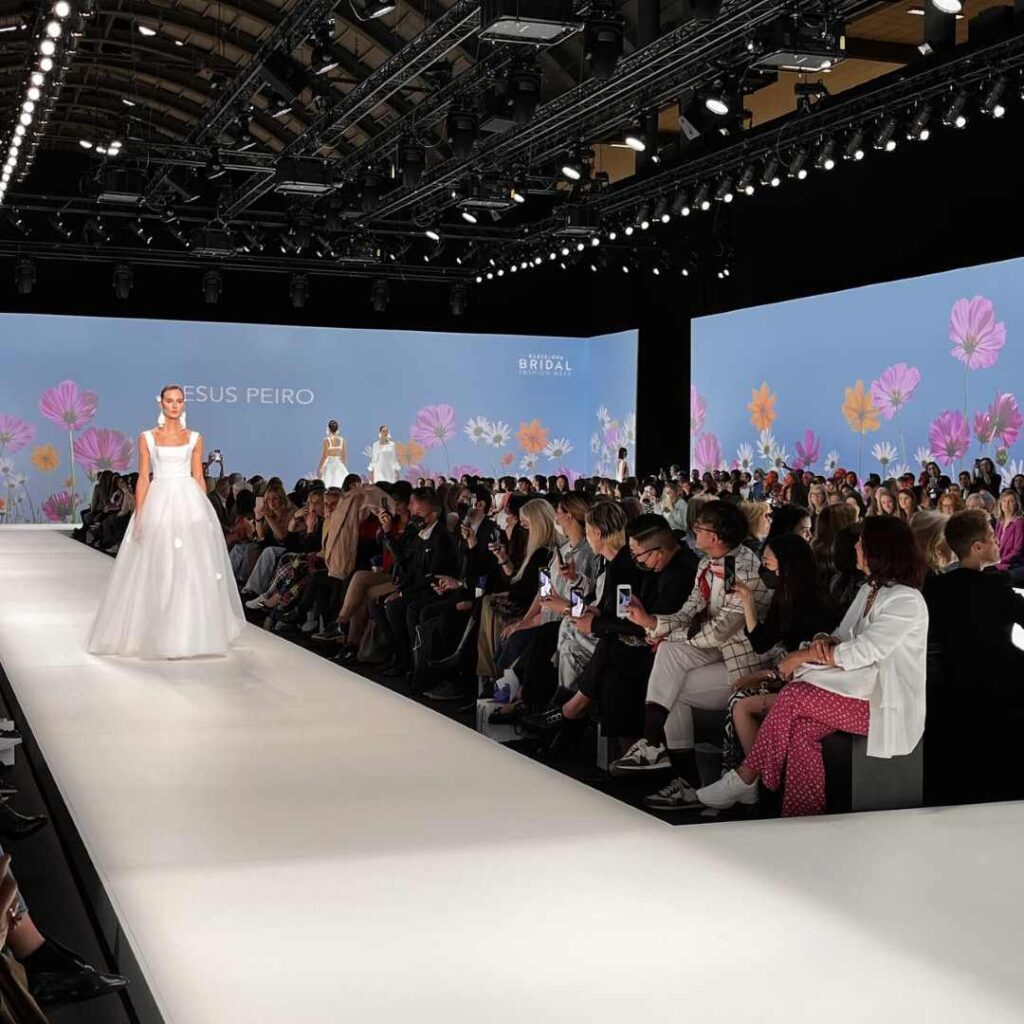 Salle immersive pour la Barcelona Bridal Fashion Week 2022