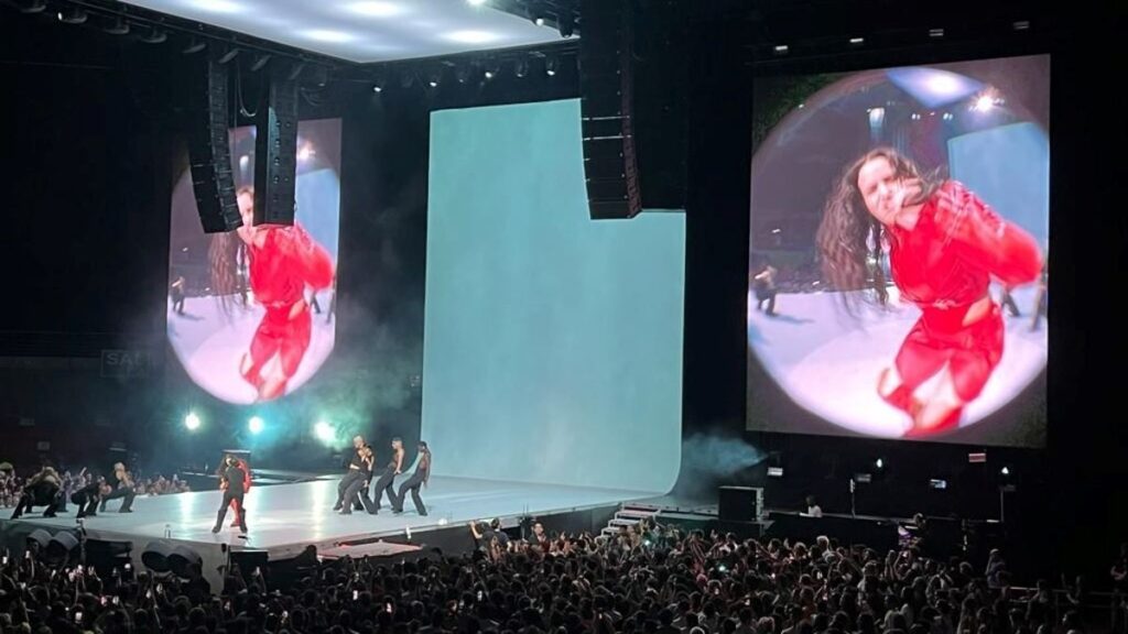 Maßgeschneidertes Bühnenbild - Motomami Tour Rosalia