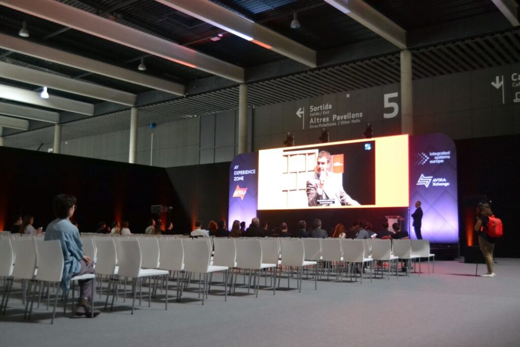Sala de Conferencias para ISE 2022