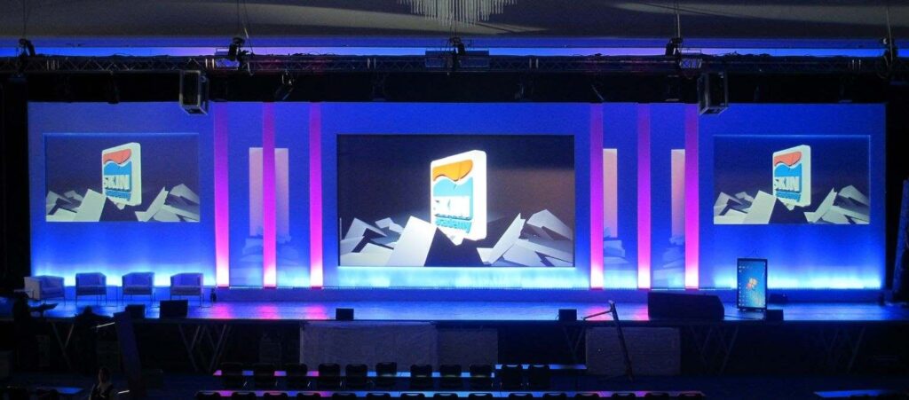 Fond de Scène avec d'Écrans de Rétroprojection pour le congrès de Skin Academy - Louer ou Acheter