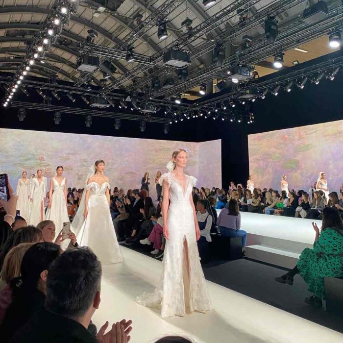 Salle immersive pour la Barcelona Bridal Fashion Week 2022